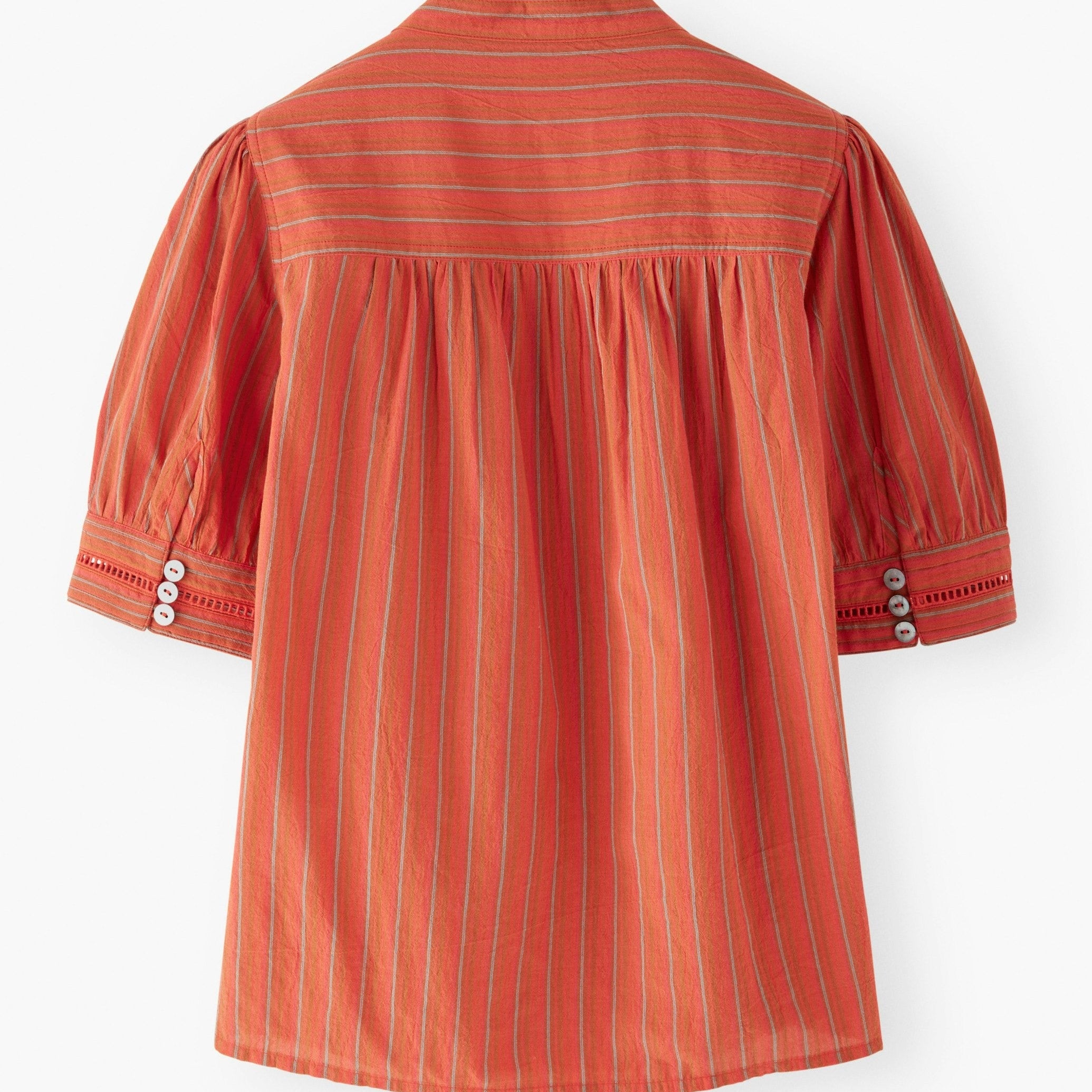 Loose fit casual shirt with a mandarin collar in red