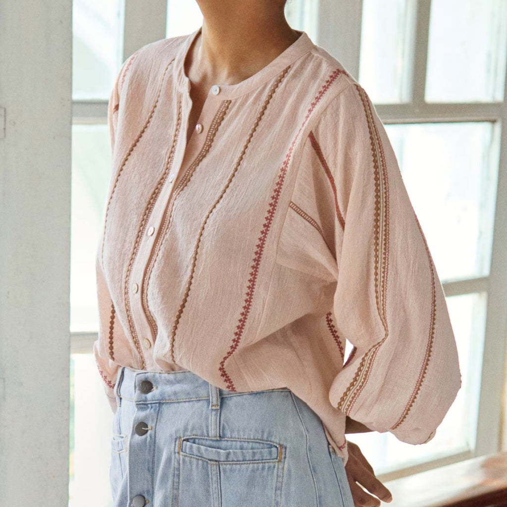 Three quarter sleeve lantern sleeve shirt